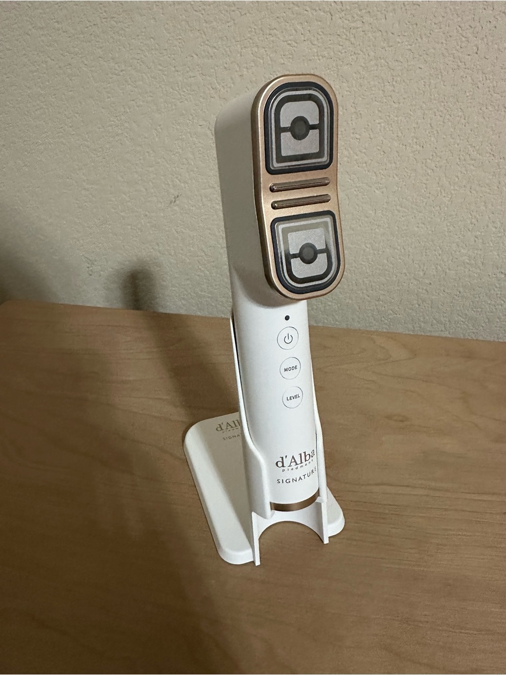 d'Alba Signature White & Gold Facial Sculpting Device